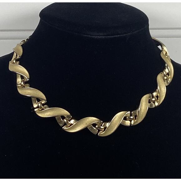 Trifari Jewelry - Vintage Trifari Shiny & Brushed Gold Tone Ribbon Waves Linked Costume Necklace